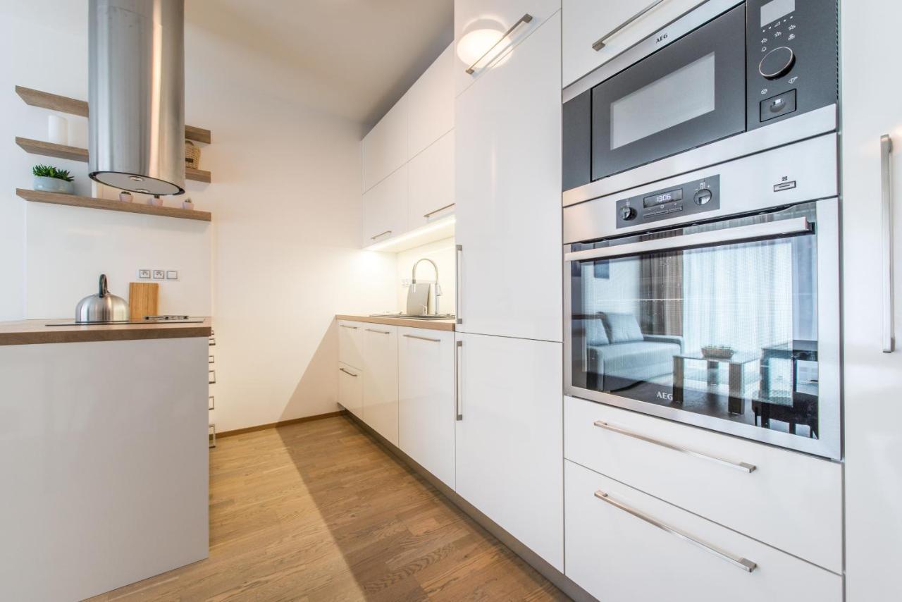 Mozart Central Apartments With Garage 프라하 외부 사진